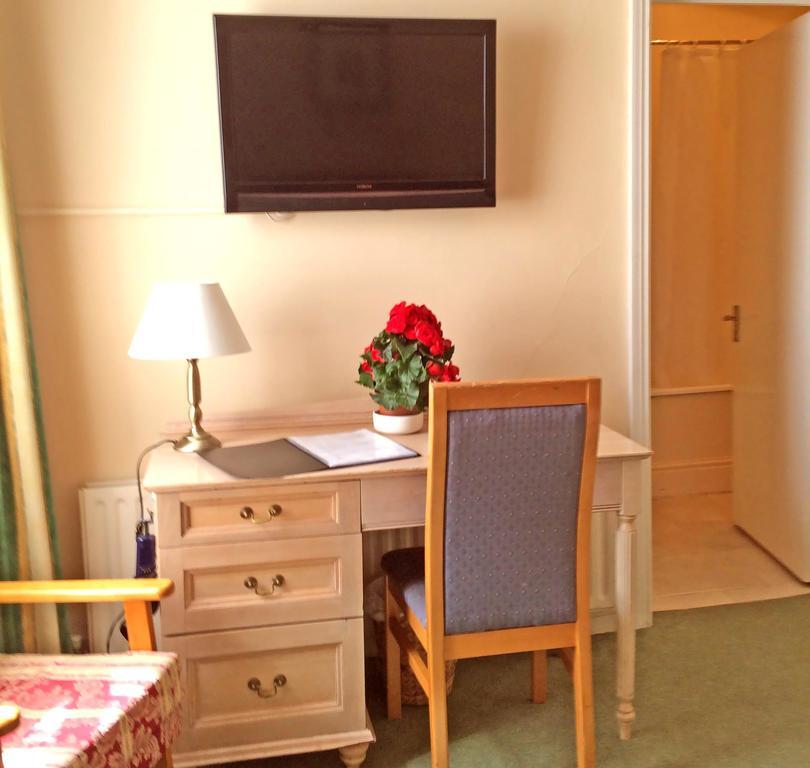 Tara Hall Accommodation Dún Laoghaire Chambre photo